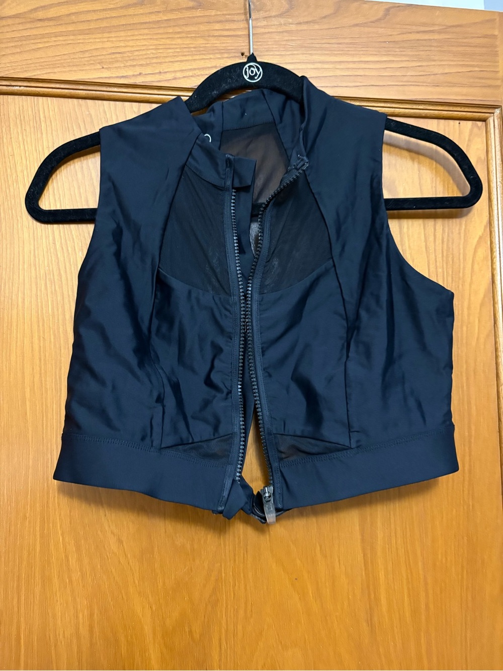 Outdoor Voices Black Cropped Zip-Up Vest